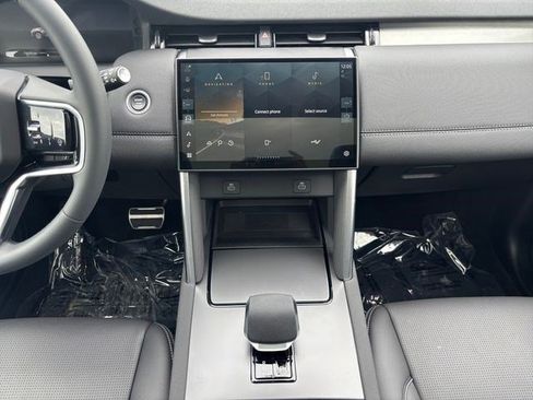 Used 2025 Land Rover Discovery Sport Dynamic SE AWD/4WD image 15