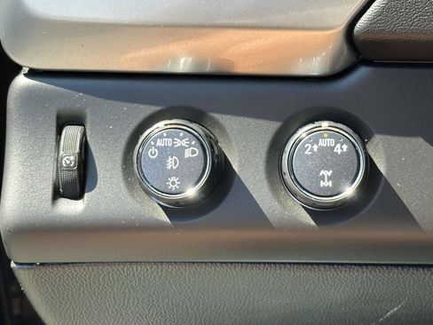 Used 2020 Chevrolet Tahoe LT w/ Luxury Package AWD/4WD image 15