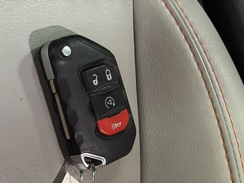 Used 2021 Jeep Gladiator Mojave image 20