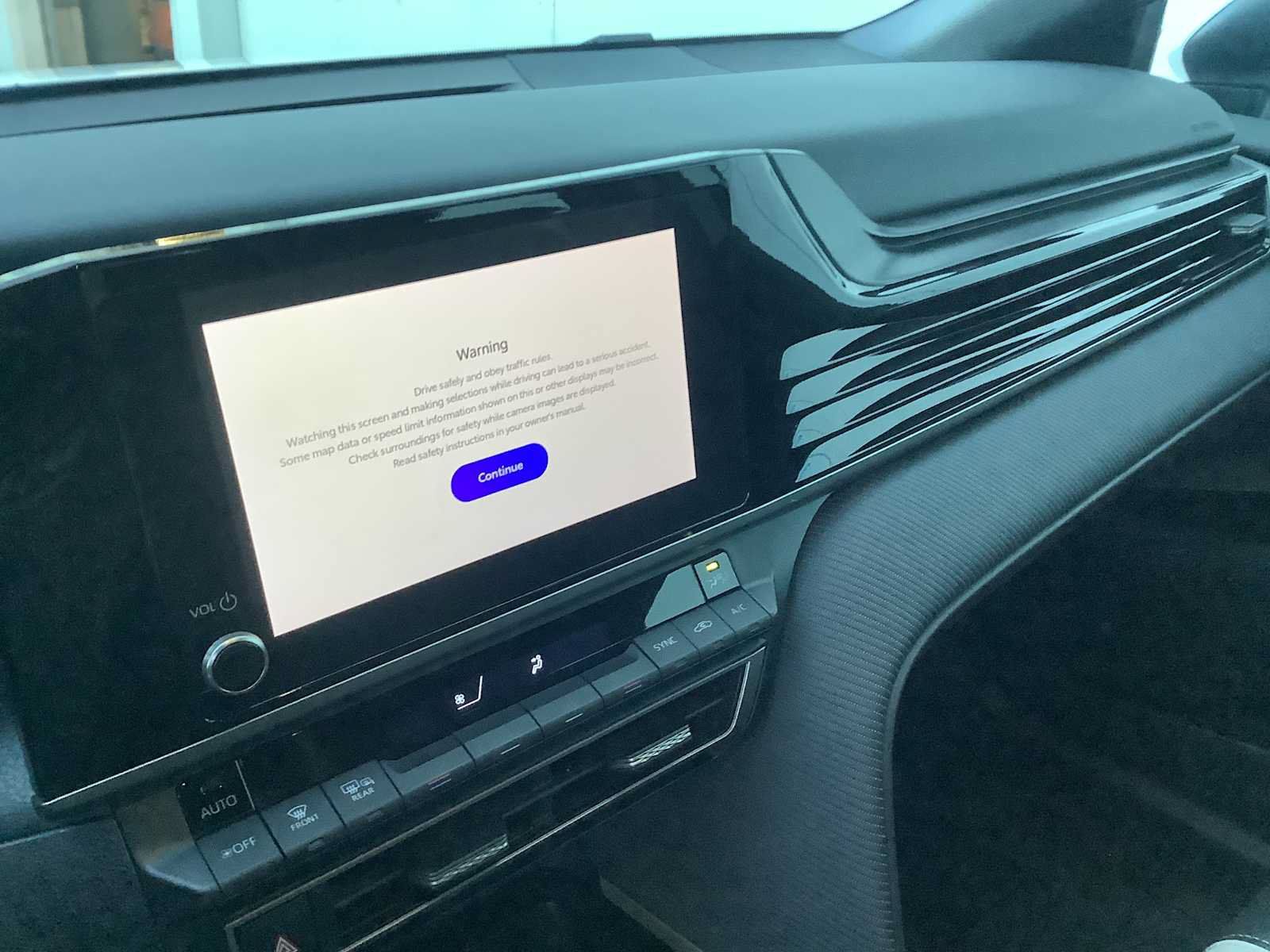 Used 2025 Toyota Camry SE FWD image 17