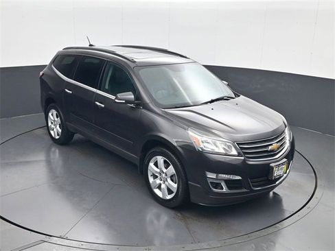 Certified 2017 Chevrolet Traverse LT w/ Style and Technology Package image 16