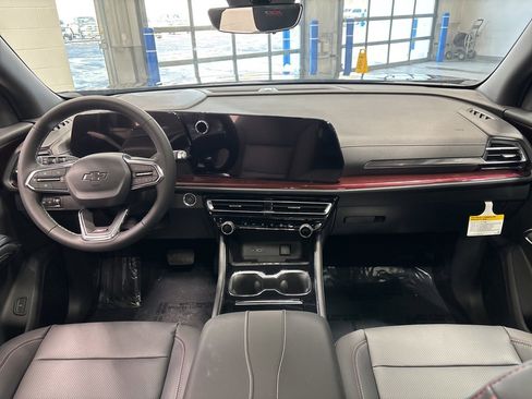 New 2026 Chevrolet Traverse Z71 w/ Driver Confidence Package image 12