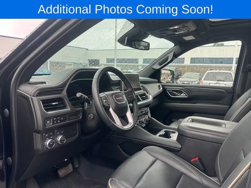 Used 2023 GMC Yukon SLT w/ SLT Premium Package AWD/4WD image 7
