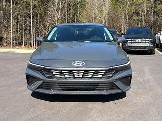 New 2026 Hyundai Elantra SE video 2