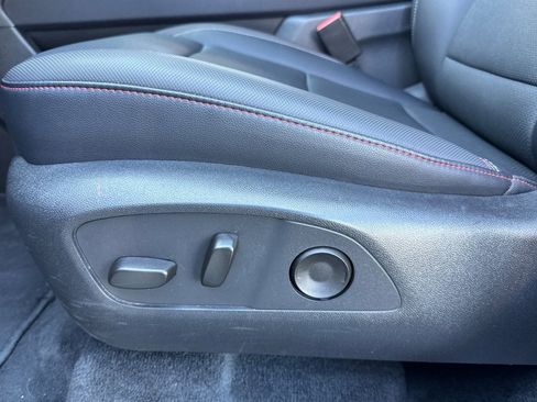 Used 2025 Chevrolet Traverse Z71 image 14