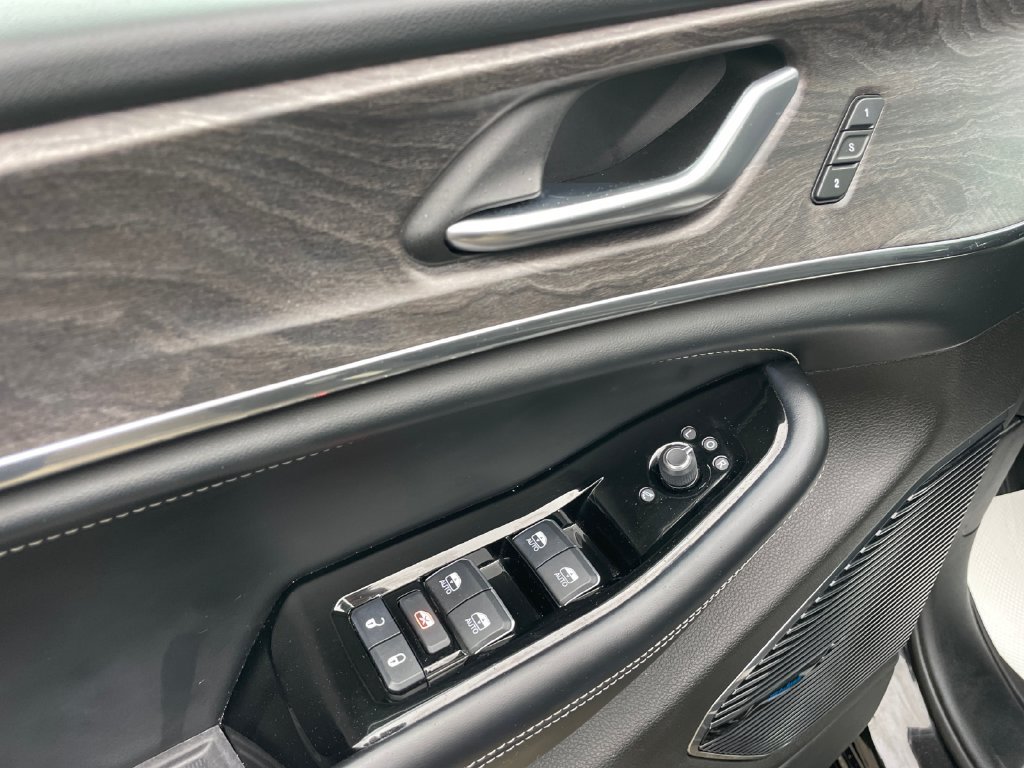 Certified 2022 Jeep Grand Cherokee L Overland AWD/4WD image 23