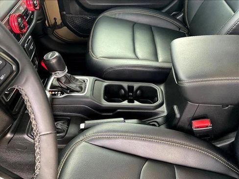 Used 2025 Jeep Gladiator Sport AWD/4WD image 14