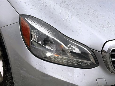 Used 2015 Mercedes-Benz E 350 4MATIC Sedan image 25