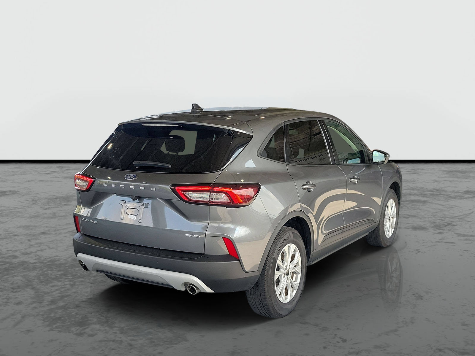 Used 2025 Ford Escape Active AWD/4WD image 2