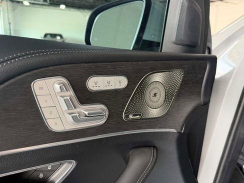 Used 2024 Mercedes-Benz GLE 450 4MATIC image 11