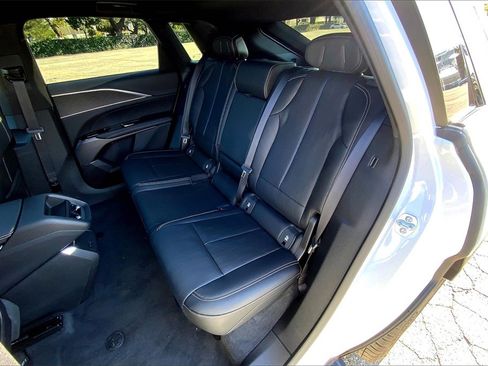 New 2025 Cadillac Lyriq Luxury image 28