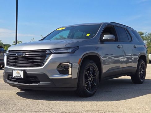 Used 2023 Chevrolet Traverse LS w/ Midnight/Sport Edition FWD image 4