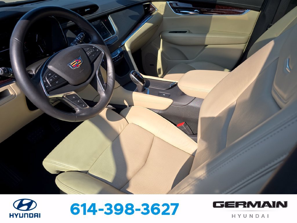 Used 2017 Cadillac XT5 Luxury w/ Driver Awareness Package FWD image 18