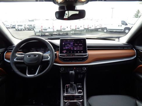 Certified 2024 Jeep Compass Limited image 13