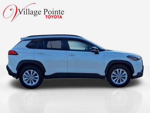 Certified 2025 Toyota Corolla Cross LE w/ Moonroof Package AWD/4WD image 8