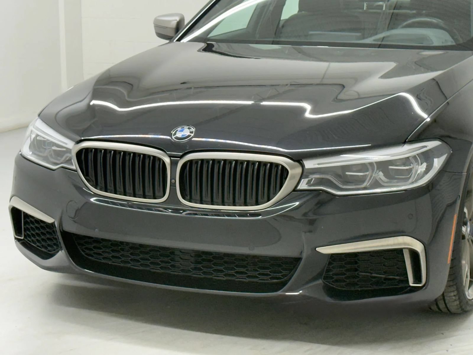 Used 2018 BMW M550i xDrive AWD/4WD image 41