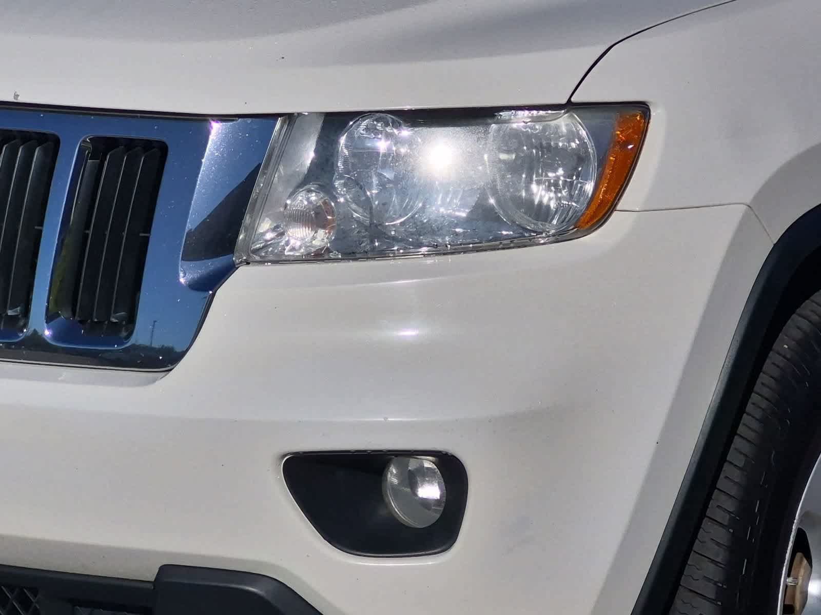 Used 2012 Jeep Grand Cherokee Laredo AWD/4WD image 11