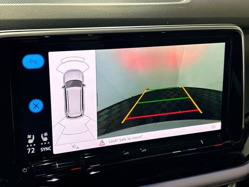 Used 2025 Volkswagen Atlas Peak Edition SE image 16