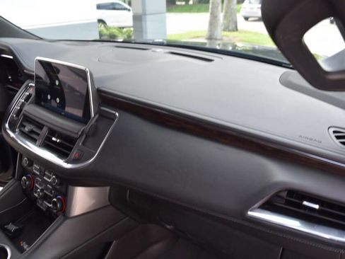 Used 2022 Chevrolet Suburban LT RWD image 53