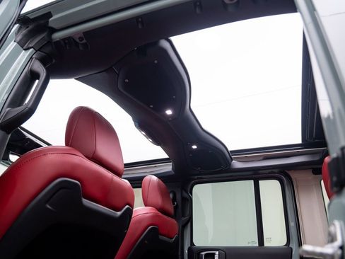 Used 2024 Jeep Wrangler Unlimited Rubicon 392 image 29