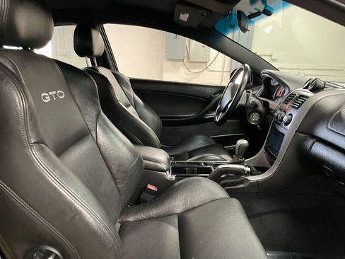 Used 2005 Pontiac GTO Coupe image 12