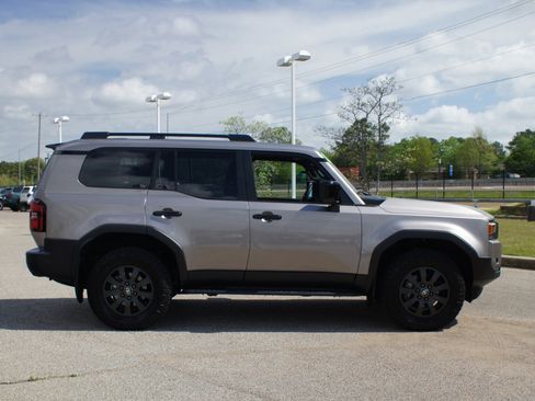 Used 2025 Toyota Land Cruiser AWD/4WD image 21
