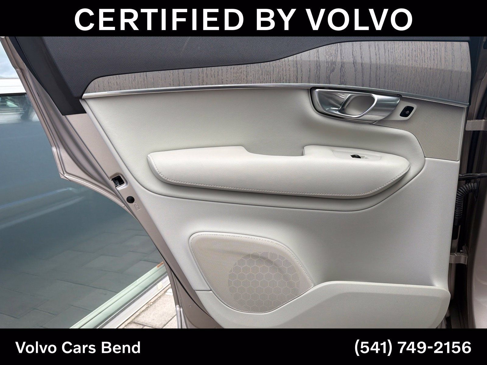 Used 2025 Volvo XC90 T8 Plus w/ Protection Package Premier AWD/4WD image 21