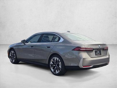 Certified 2025 BMW 530i xDrive AWD/4WD image 10