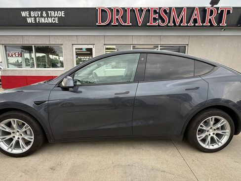 Used 2021 Tesla Model Y Long Range AWD/4WD image 5
