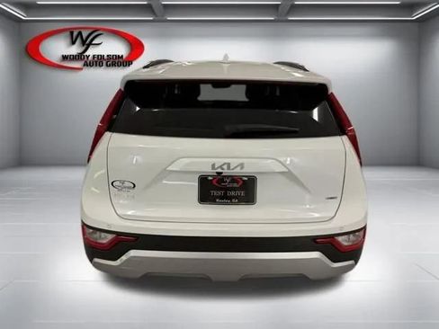 Used 2025 Kia Niro EX FWD image 7