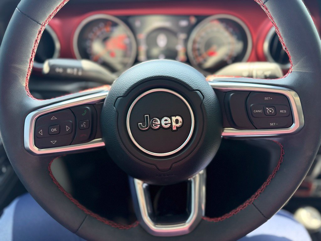Used 2023 Jeep Gladiator Rubicon w/ Cold Weather Group AWD/4WD image 10