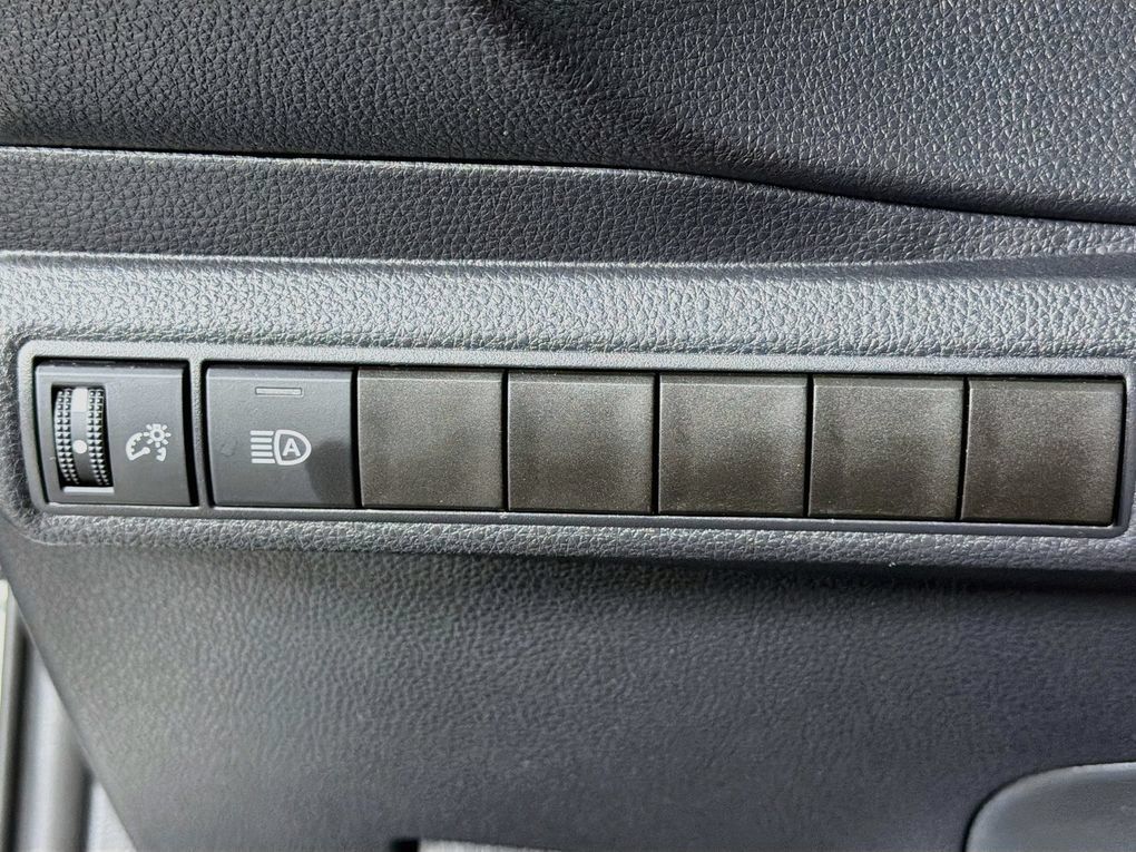 Used 2024 Toyota Corolla LE FWD image 15