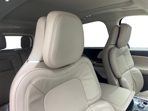 Used 2022 Lincoln Aviator Reserve w/ Equipment Group 201A image 48