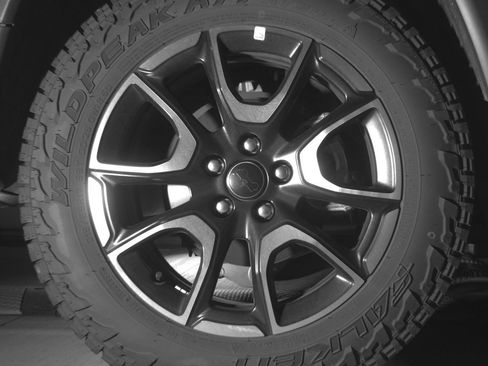 Used 2025 Jeep Compass Trailhawk AWD/4WD image 15