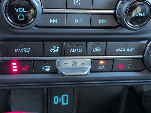 Used 2023 Ford Bronco Big Bend w/ Sasquatch Package image 24