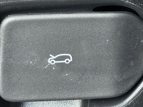 New 2026 Land Rover Range Rover Sport SV image 23