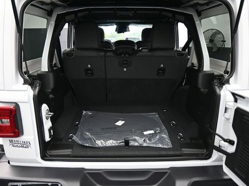 Used 2026 Jeep Wrangler Unlimited Rubicon image 32