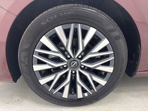 Used 2025 Nissan Altima 2.5 SV image 34