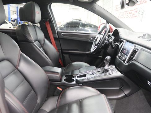 Used 2018 Porsche Macan GTS AWD/4WD image 31