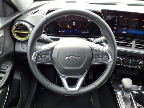 Used 2024 Chevrolet Trax ACTIV FWD image 13