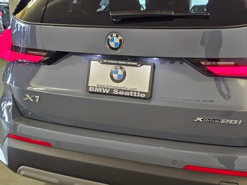 Used 2023 BMW X1 xDrive28i w/ Premium Package AWD/4WD image 7