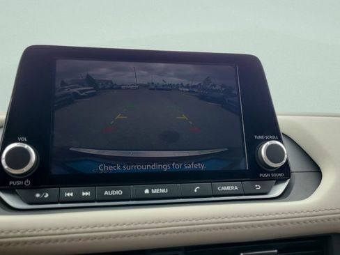Used 2023 Nissan Rogue SV FWD image 17