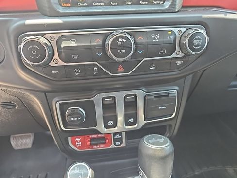 Used 2021 Jeep Wrangler Rubicon AWD/4WD image 26