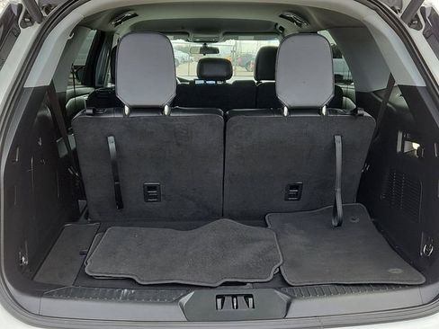 Certified 2022 Ford Explorer XLT w/ Equipment Group 202A image 22