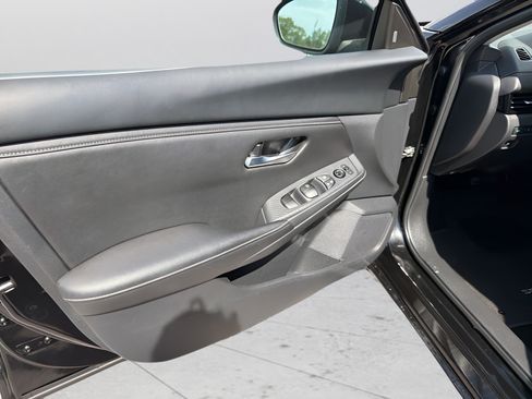 Used 2025 Nissan Sentra SV FWD image 12