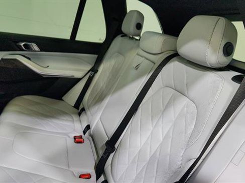 Used 2023 BMW X5 xDrive40i w/ M Sport Package image 23