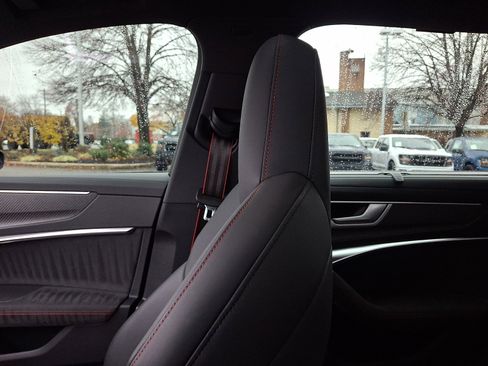 Used 2024 Audi RS 6 performance image 17