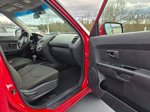 Used 2010 Kia Soul + w/ Audio Pkg image 14