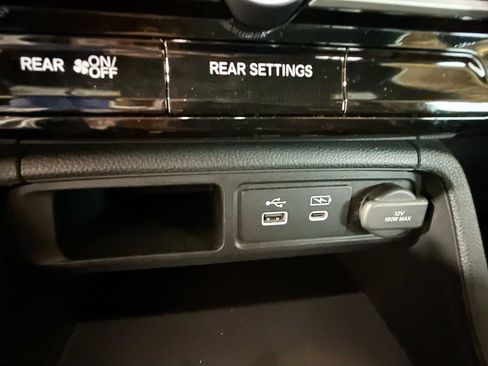 Used 2023 Honda Pilot EX-L image 24