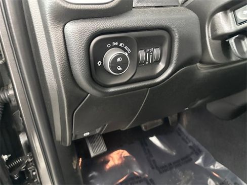 Used 2019 RAM 3500 Big Horn image 21